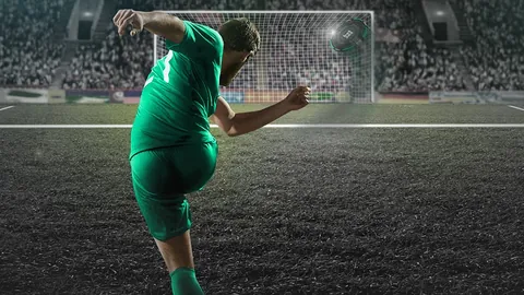 神秘大叔近战神威，诺维奇主场能否再次上演5比0大胜考文垂？一触即发！_

这个改写版本试图增加悬念和紧张感，吸引读者关注比赛。